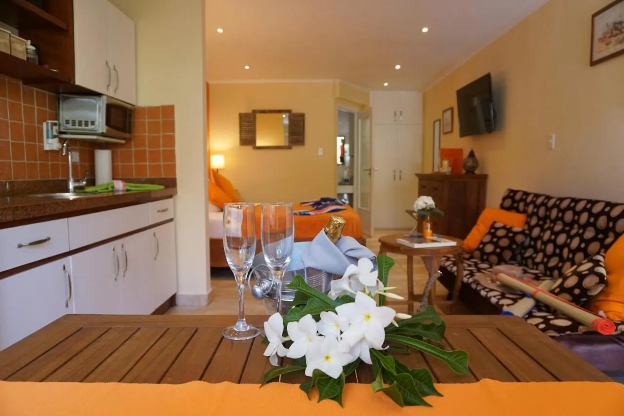 Carinas Studio Apartments Palm Beach